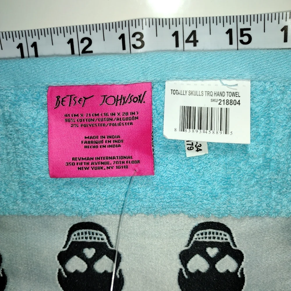 NEW Betsy Johnson Totally Skull Towels NWT Edgy Spooky